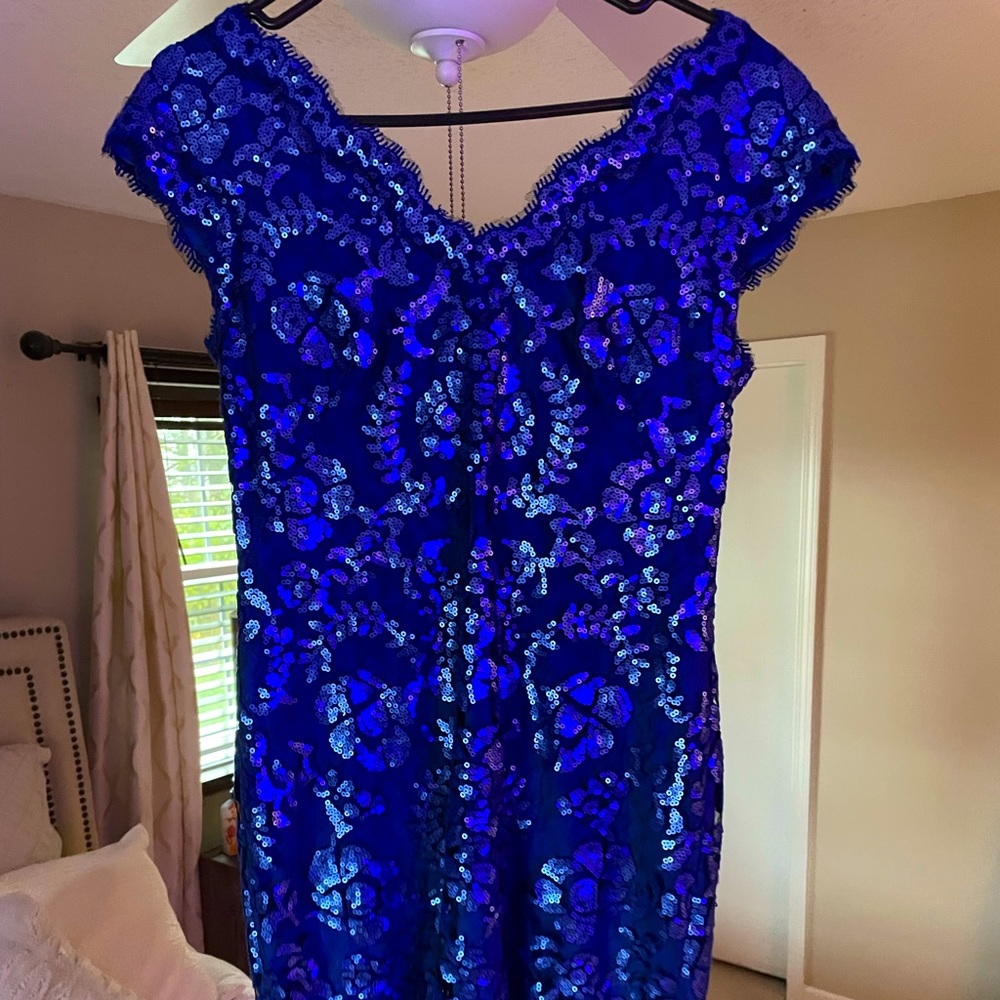 10P adorable dress ! Worn once to my daughters wedding